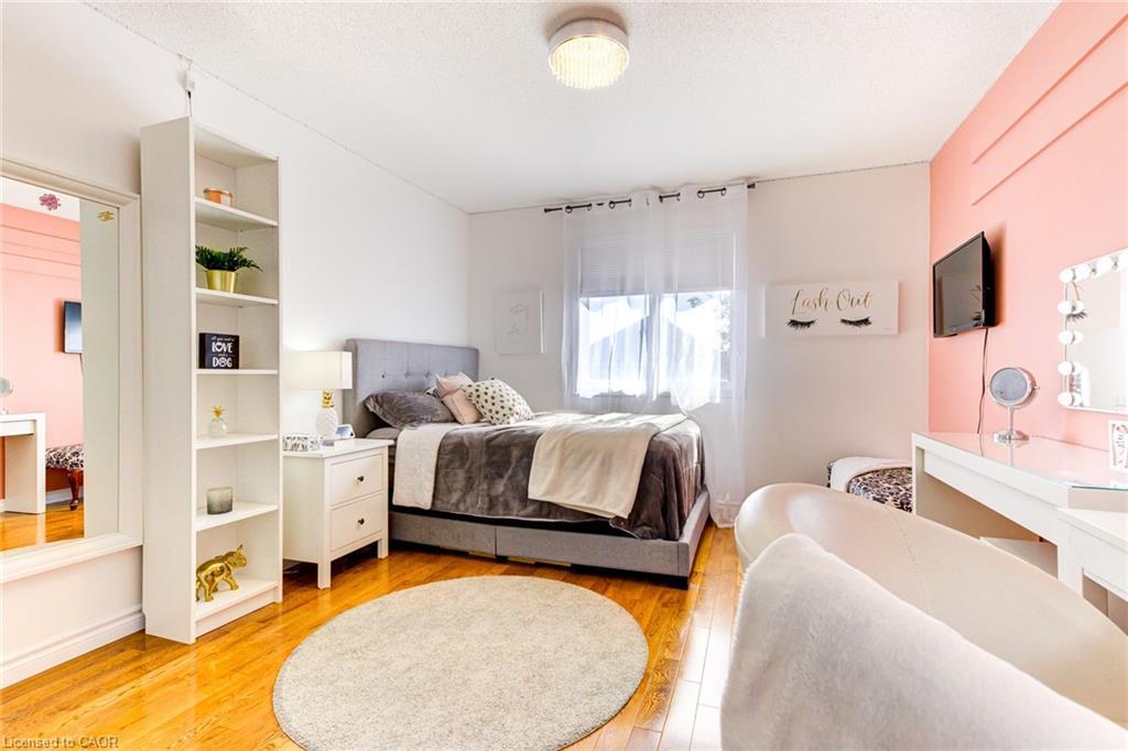 39 Karalee Crescent, Cambridge, ON - Indoor Photo Showing Bedroom