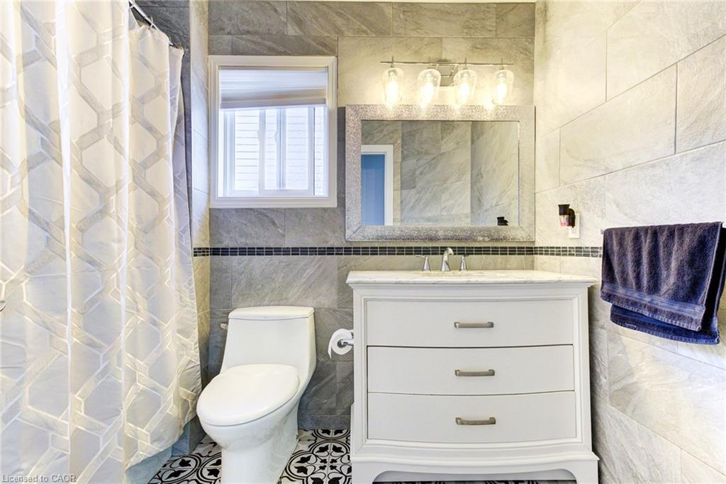 39 Karalee Crescent, Cambridge, ON - Indoor Photo Showing Bathroom