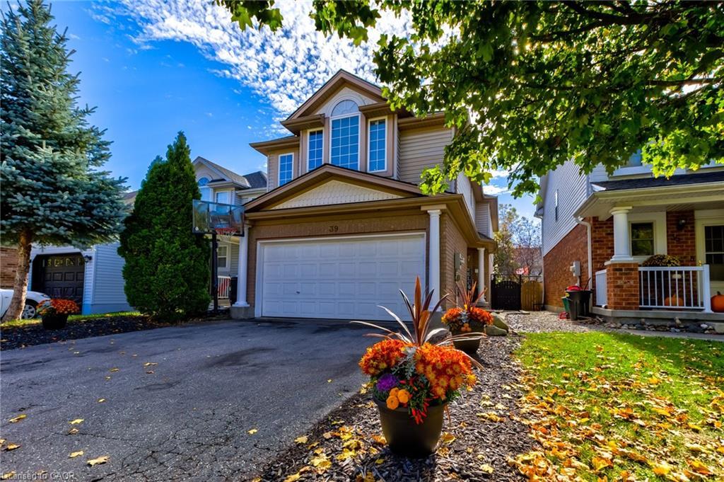 39 Karalee Crescent, Cambridge, ON - Outdoor With Facade
