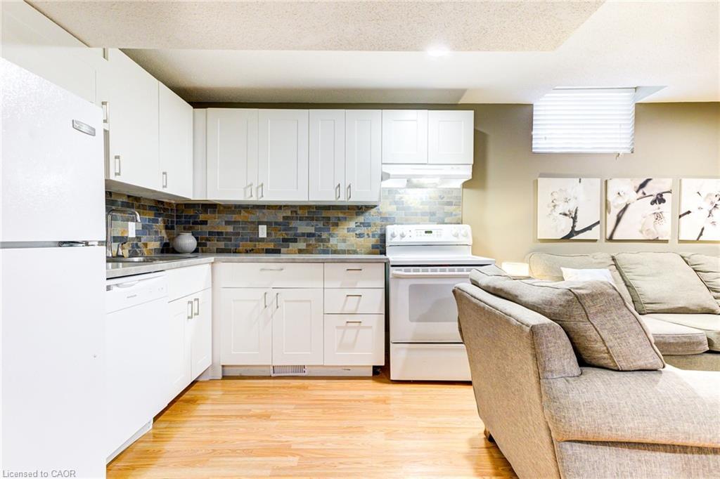 39 Karalee Crescent, Cambridge, ON - Indoor Photo Showing Kitchen
