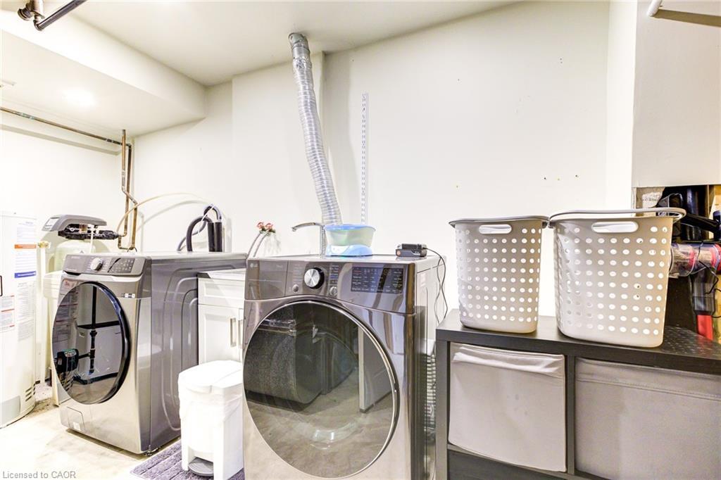 39 Karalee Crescent, Cambridge, ON - Indoor Photo Showing Laundry Room