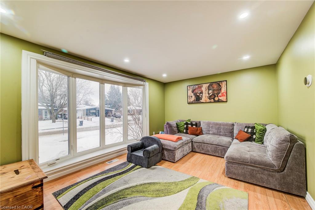 67 Burns Drive, Guelph, ON - Indoor