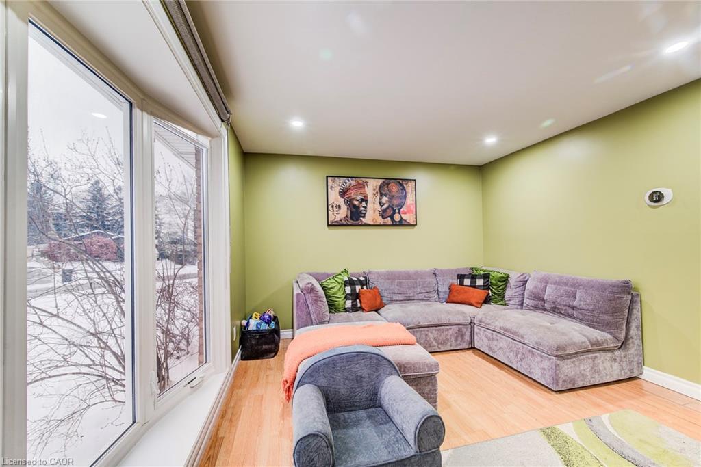 67 Burns Drive, Guelph, ON - Indoor