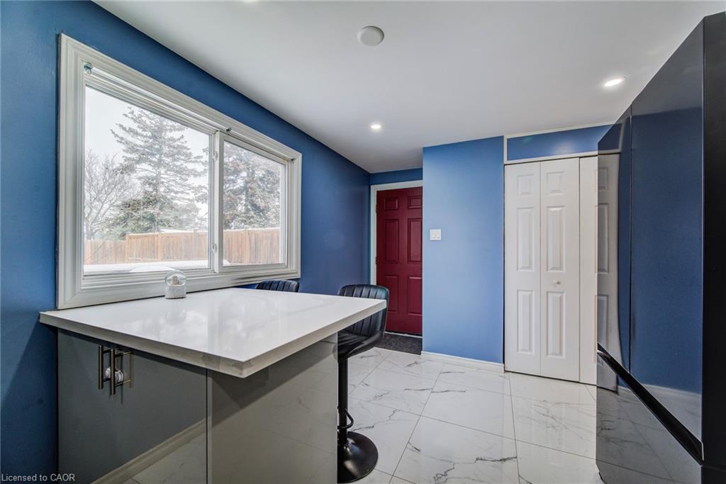 67 Burns Drive, Guelph, ON - Indoor Photo Showing Other Room