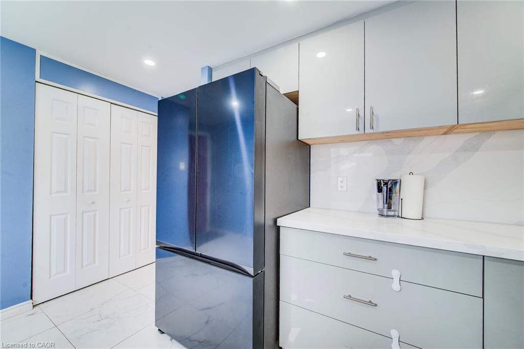 67 Burns Drive, Guelph, ON - Indoor Photo Showing Other Room