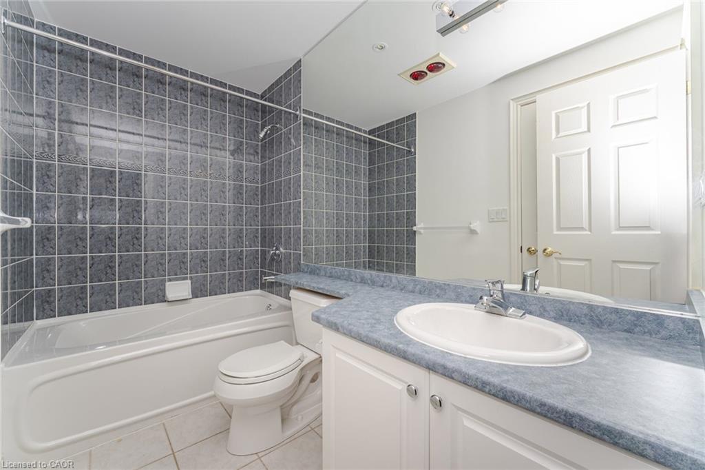 Ph07-3085 Bloor Street W, Etobicoke, ON - Indoor Photo Showing Bathroom