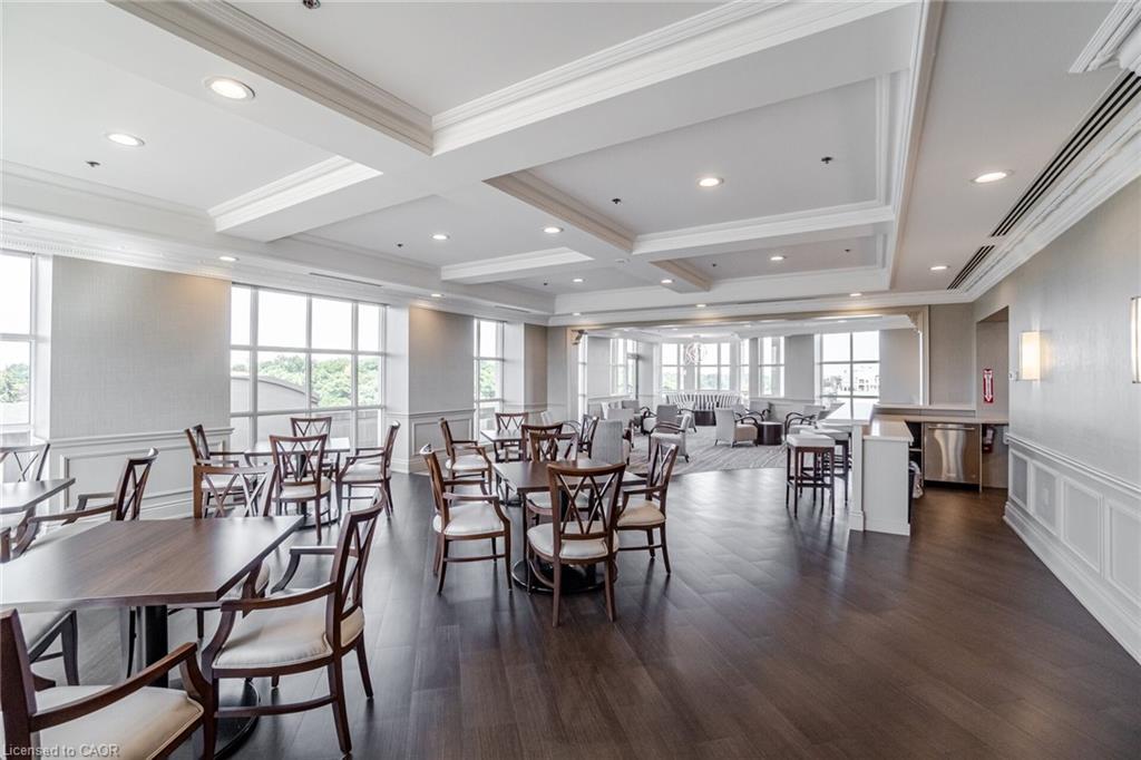 Ph07-3085 Bloor Street W, Etobicoke, ON - Indoor Photo Showing Dining Room