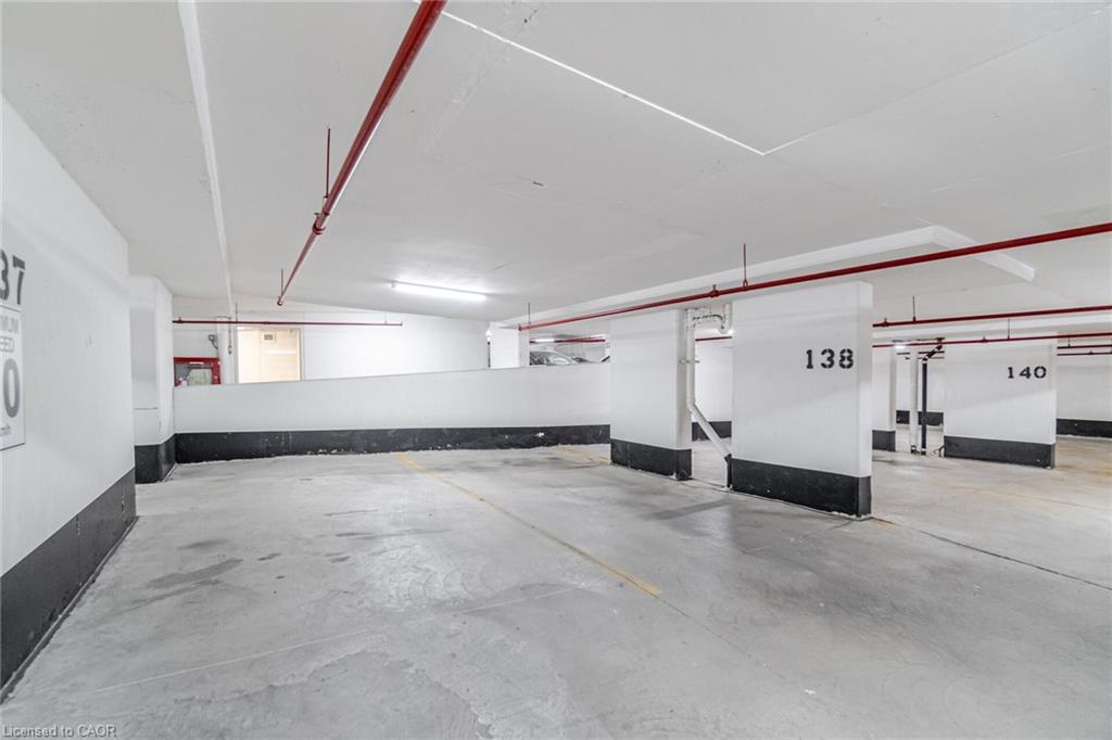 Ph07-3085 Bloor Street W, Etobicoke, ON - Indoor Photo Showing Garage