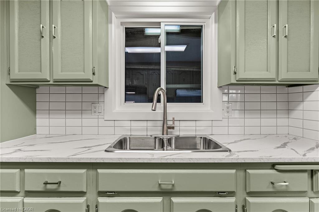 58 Selkirk Drive, Kitchener, ON - Indoor Photo Showing Kitchen With Double Sink With Upgraded Kitchen