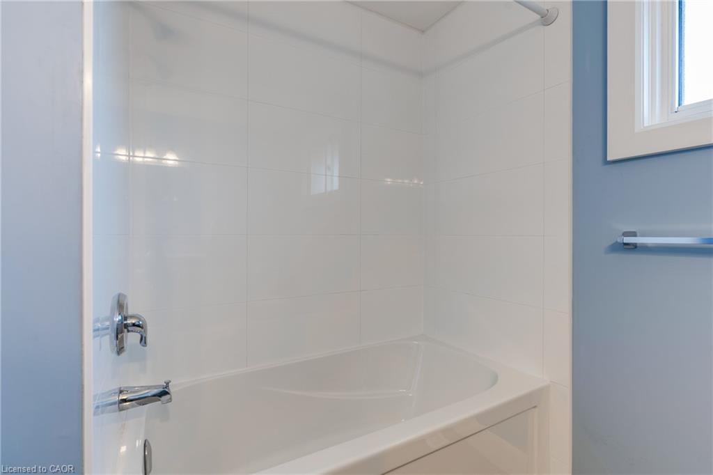 58 Selkirk Drive, Kitchener, ON - Indoor Photo Showing Bathroom