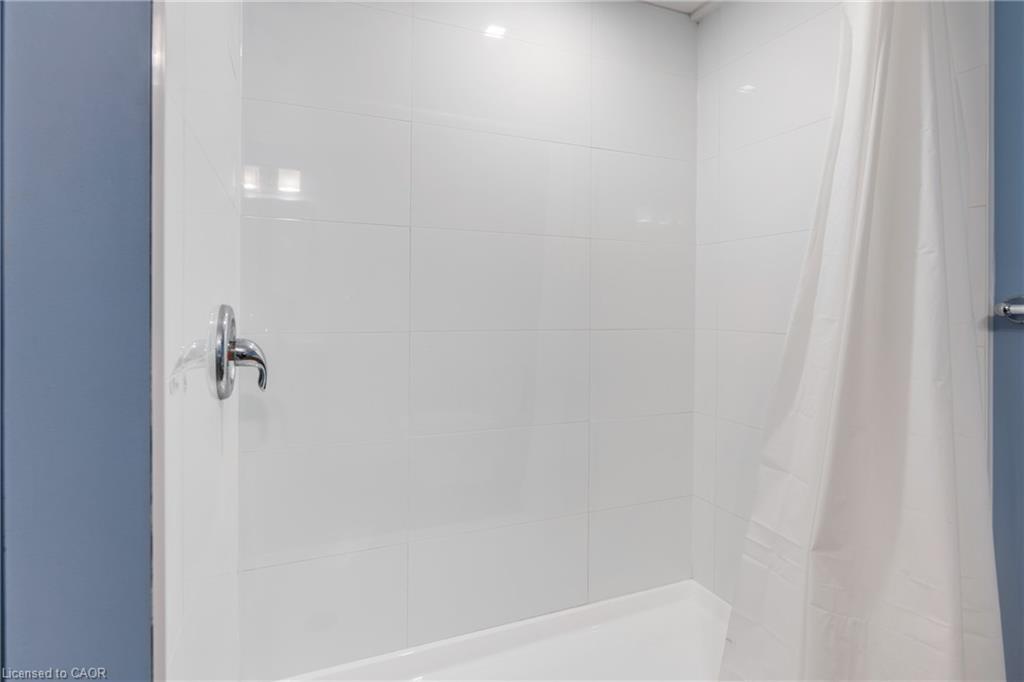 58 Selkirk Drive, Kitchener, ON - Indoor Photo Showing Bathroom