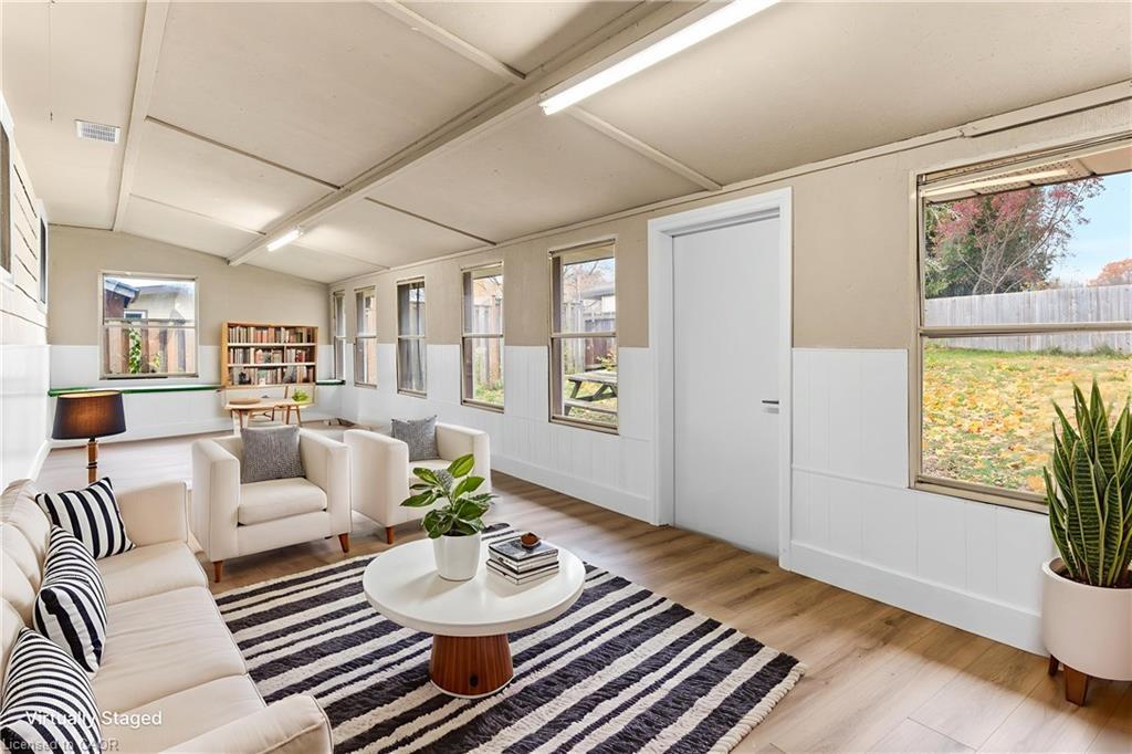 58 Selkirk Drive, Kitchener, ON - Indoor Photo Showing Living Room