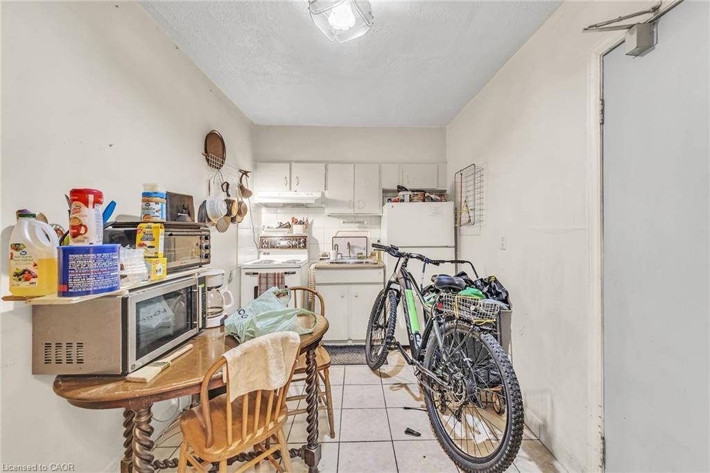 1367 Cannon Street E, Hamilton, ON - Indoor Photo Showing Other Room