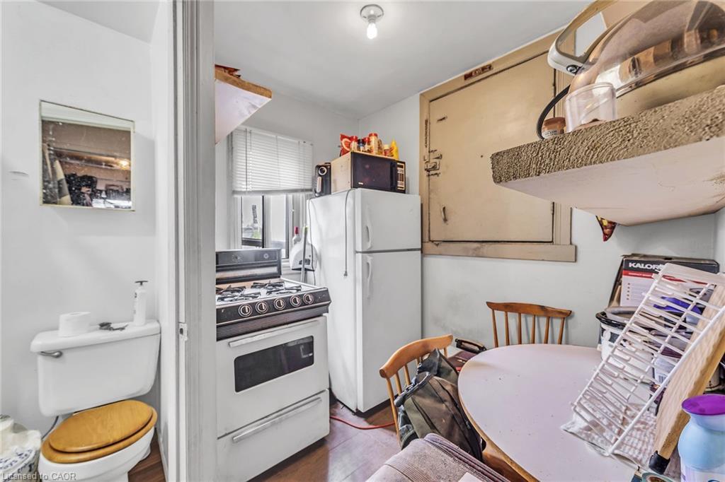 1367 Cannon Street E, Hamilton, ON - Indoor