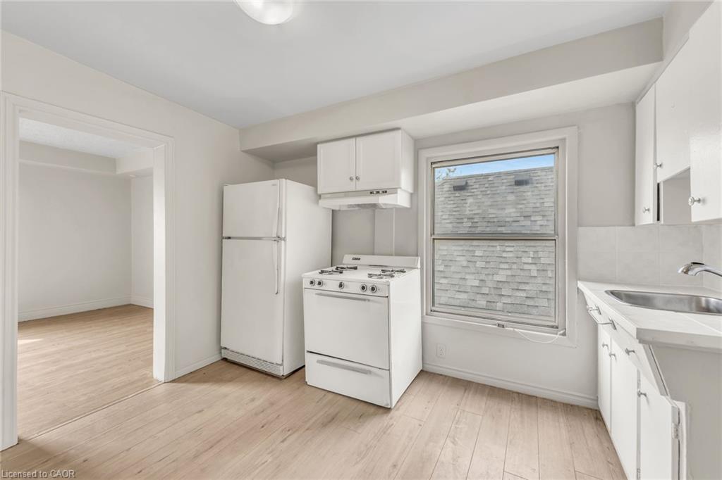 1367 Cannon Street E, Hamilton, ON - Indoor Photo Showing Kitchen