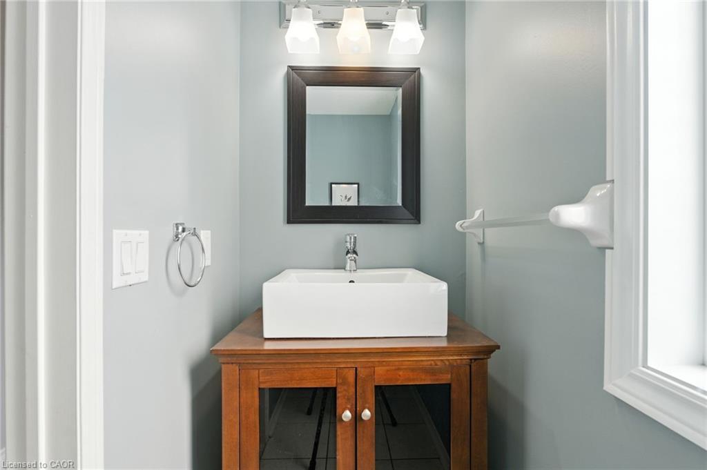41-710 Spring Gardens Road, Burlington, ON - Indoor Photo Showing Bathroom