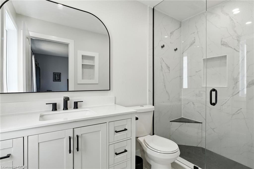 41-710 Spring Gardens Road, Burlington, ON - Indoor Photo Showing Bathroom