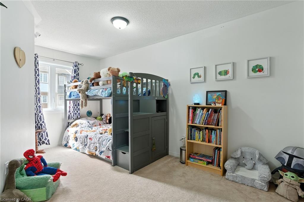 41-710 Spring Gardens Road, Burlington, ON - Indoor Photo Showing Bedroom