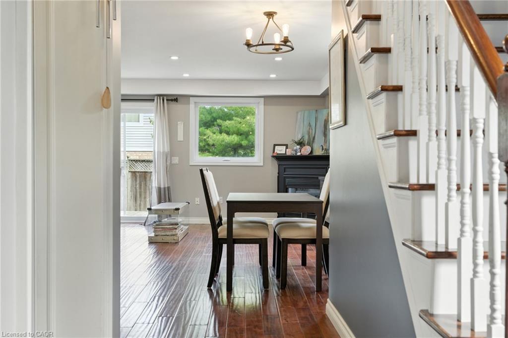 41-710 Spring Gardens Road, Burlington, ON - Indoor Photo Showing Dining Room