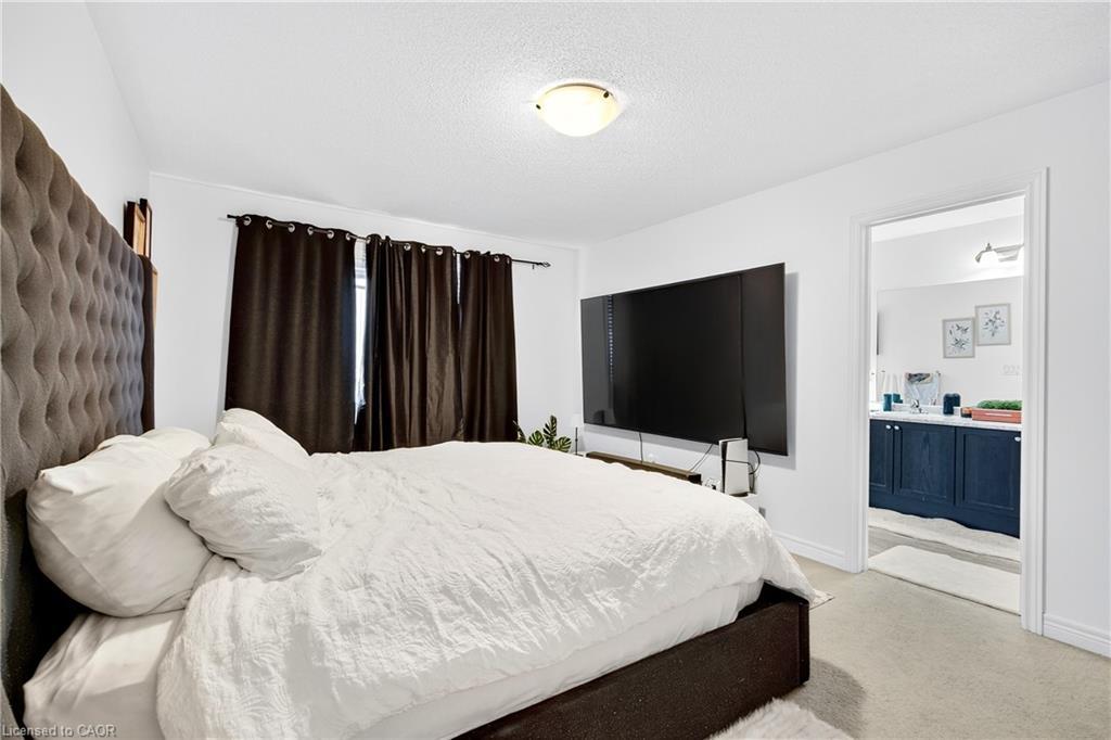 57 Sparkle Drive, Thorold, ON - Indoor Photo Showing Bedroom