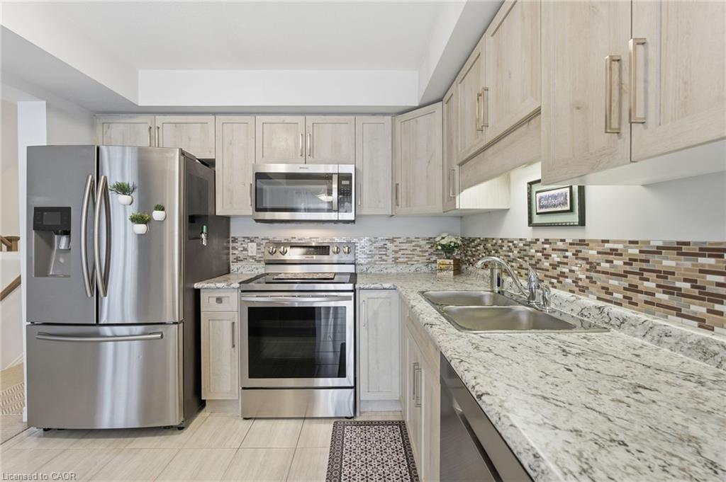 45-340 Prospect Point, Ridgeway, ON - Indoor Photo Showing Kitchen With Double Sink With Upgraded Kitchen