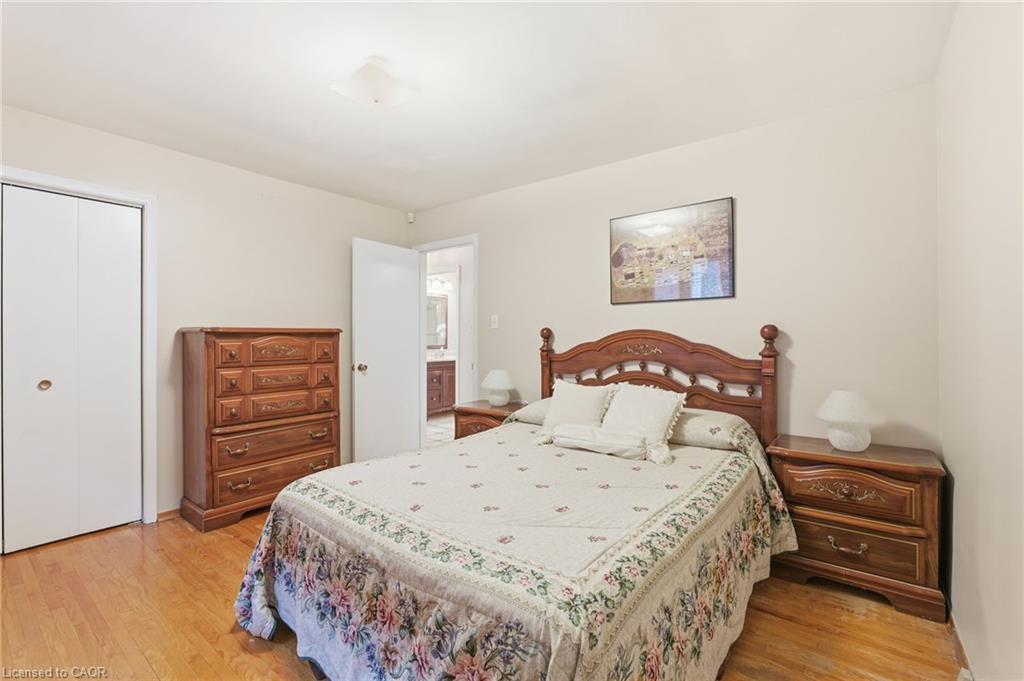 1894 Main Street E, Hamilton, ON - Indoor Photo Showing Bedroom