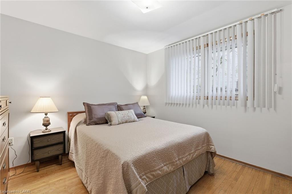 1894 Main Street E, Hamilton, ON - Indoor Photo Showing Bedroom