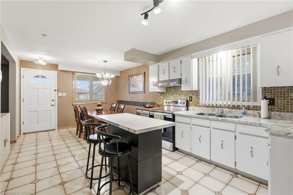 1894 Main Street E, Hamilton, ON - Indoor