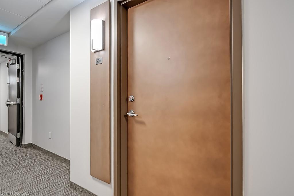 502-320 Plains Road E, Burlington, ON - Indoor Photo Showing Other Room