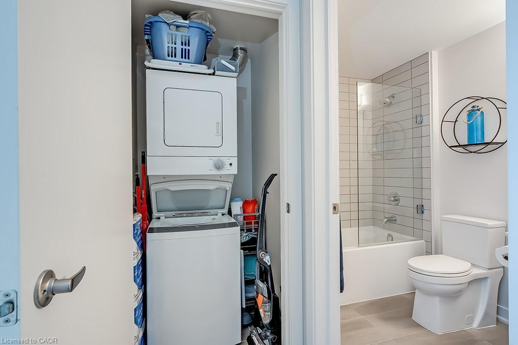 502-320 Plains Road E, Burlington, ON - Indoor Photo Showing Other Room