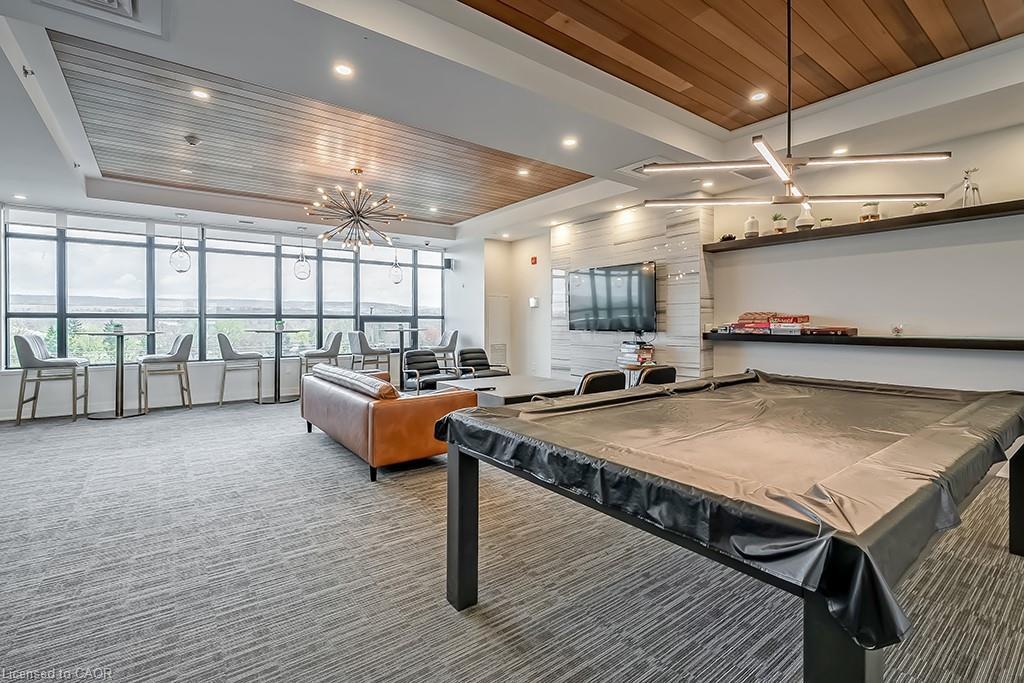 502-320 Plains Road E, Burlington, ON - Indoor Photo Showing Other Room