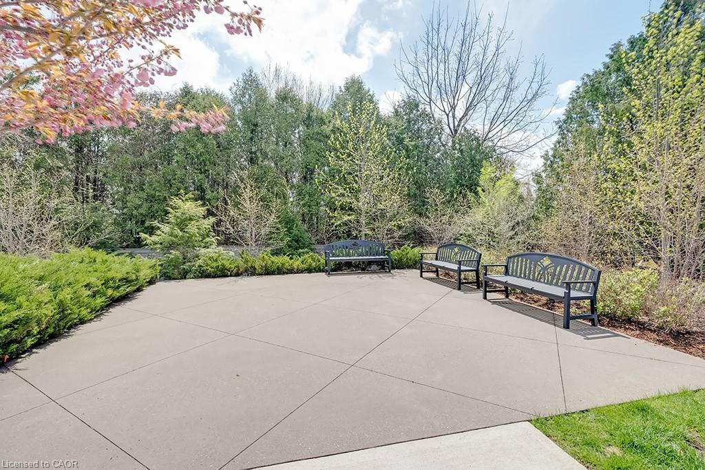 502-320 Plains Road E, Burlington, ON - Outdoor