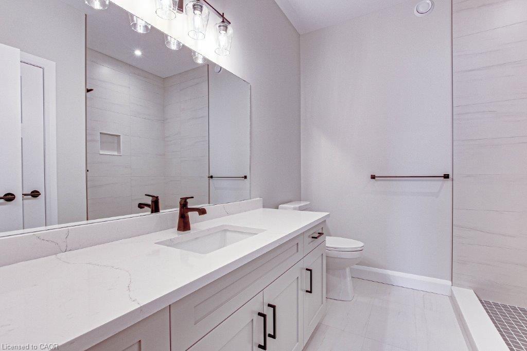 383 Argyle Avenue, Delhi, ON - Indoor Photo Showing Bathroom