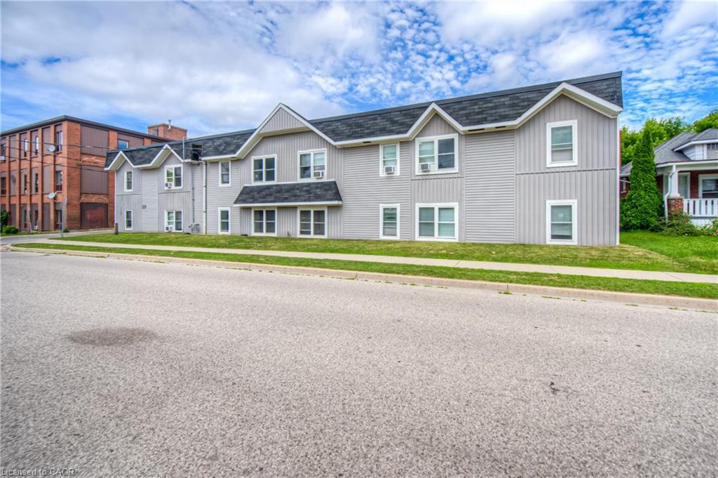 1123 Queenston Road, Cambridge, ON - Outdoor With Facade