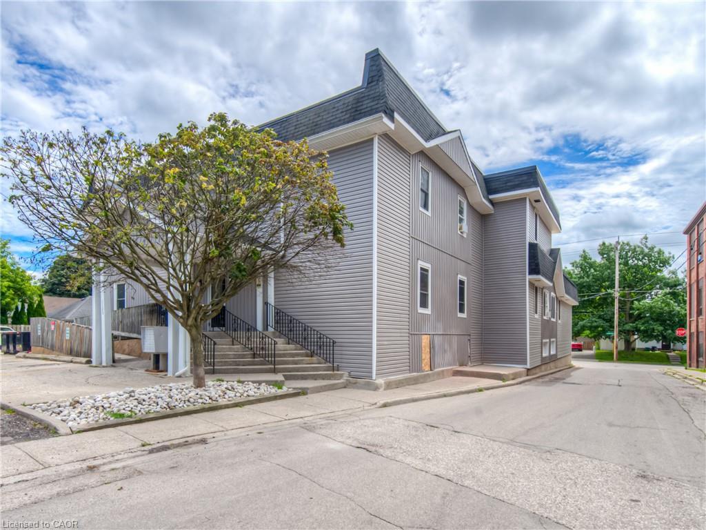 1123 Queenston Road, Cambridge, ON - Outdoor