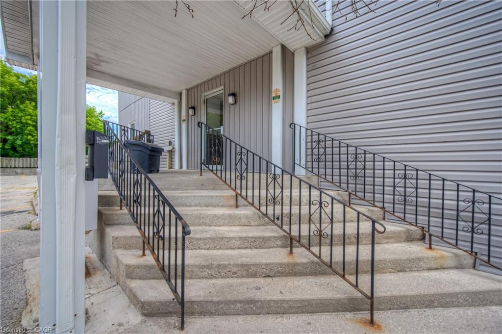 1123 Queenston Road, Cambridge, ON - Outdoor With Exterior