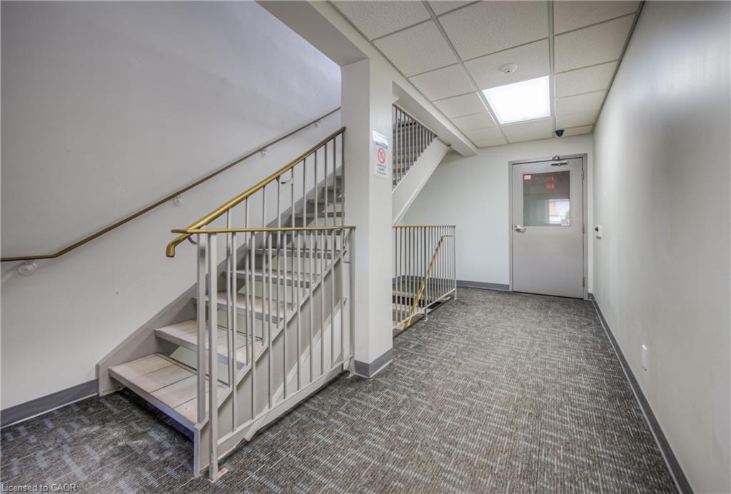 1123 Queenston Road, Cambridge, ON - Indoor Photo Showing Other Room