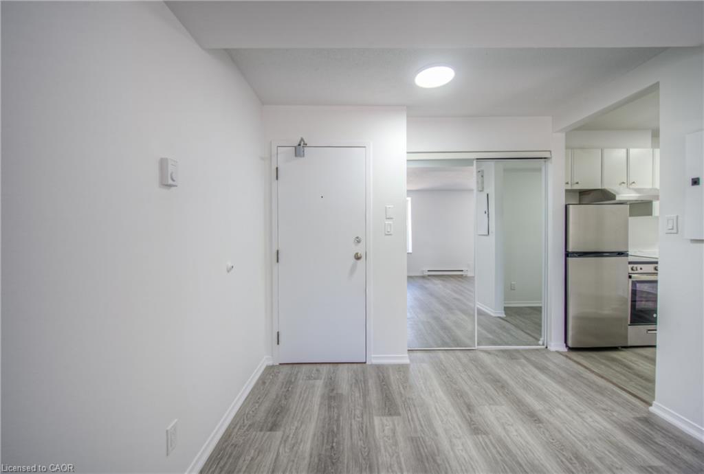 1123 Queenston Road, Cambridge, ON - Indoor Photo Showing Other Room