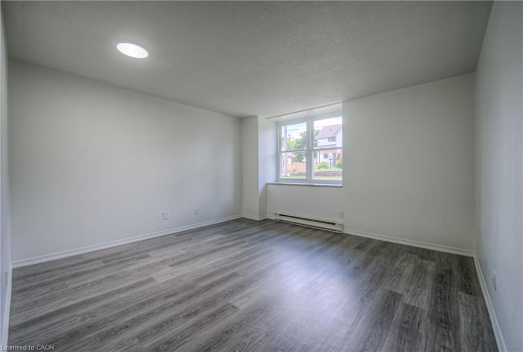 1123 Queenston Road, Cambridge, ON - Indoor Photo Showing Other Room