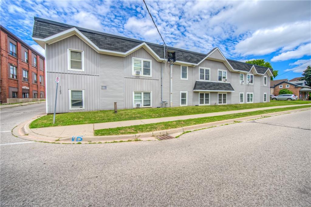 1123 Queenston Road, Cambridge, ON - Outdoor With Facade