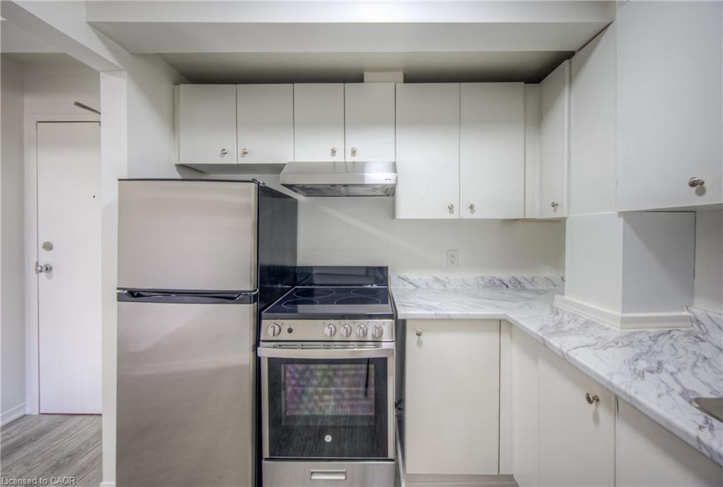 1123 Queenston Road, Cambridge, ON - Indoor Photo Showing Kitchen