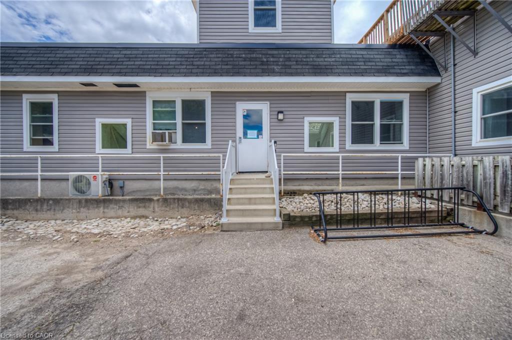 1123 Queenston Road, Cambridge, ON - Outdoor