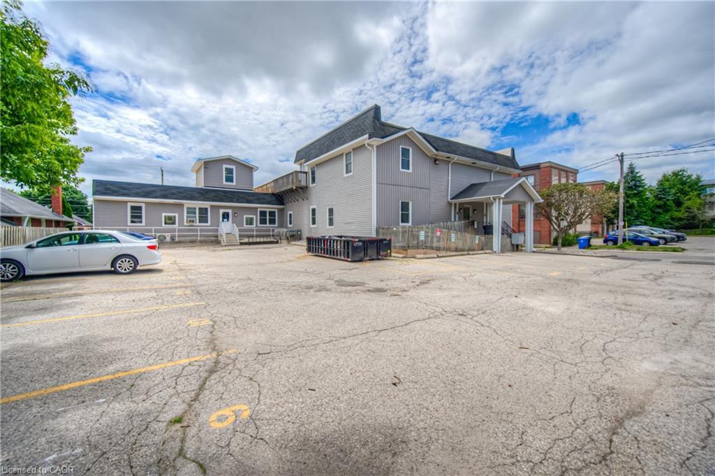 1123 Queenston Road, Cambridge, ON - Outdoor