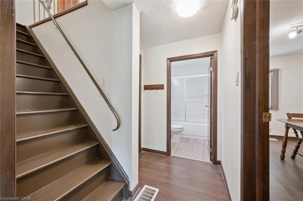 321 Vine Street, Cambridge, ON - Indoor Photo Showing Other Room