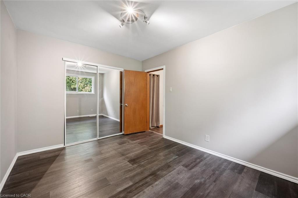 321 Vine Street, Cambridge, ON - Indoor Photo Showing Other Room