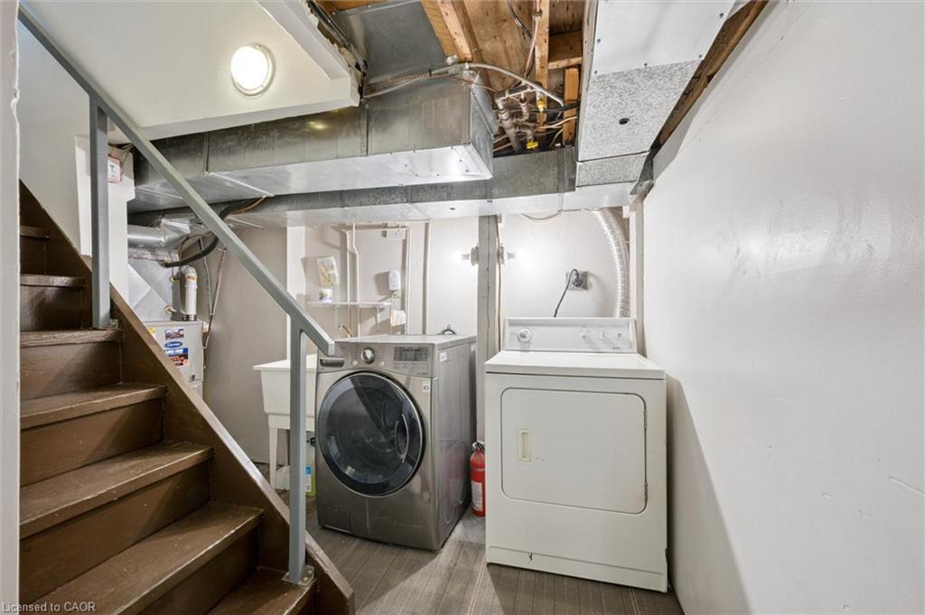 321 Vine Street, Cambridge, ON - Indoor Photo Showing Laundry Room
