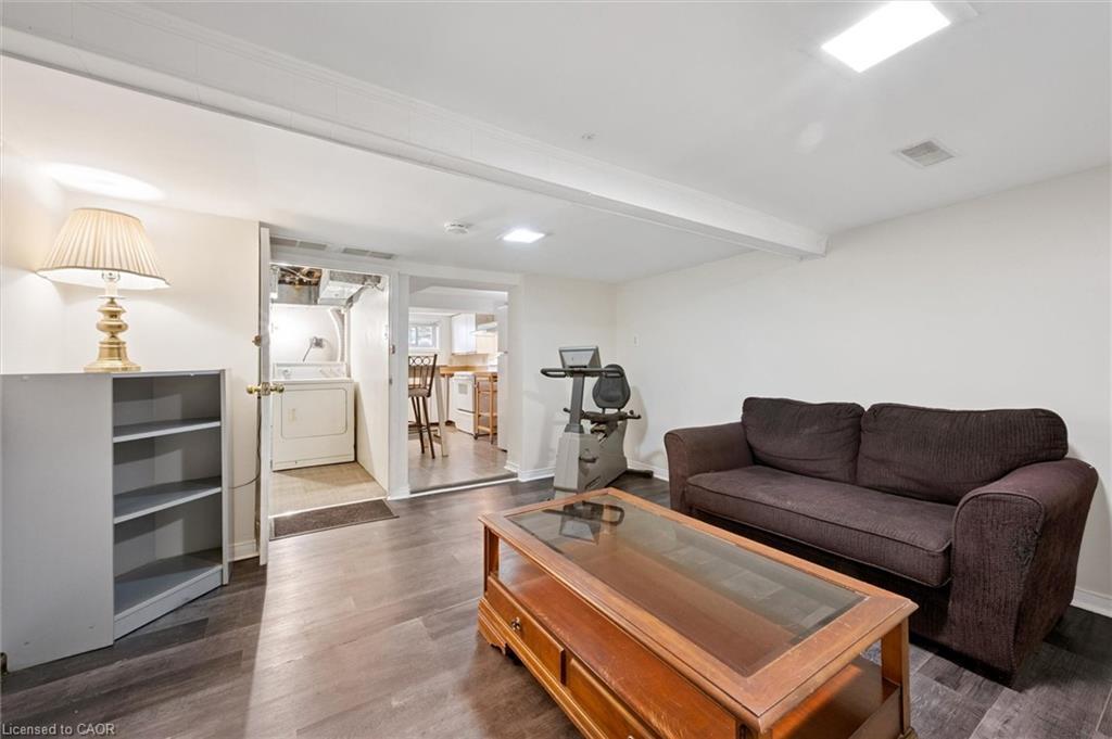 321 Vine Street, Cambridge, ON - Indoor Photo Showing Living Room