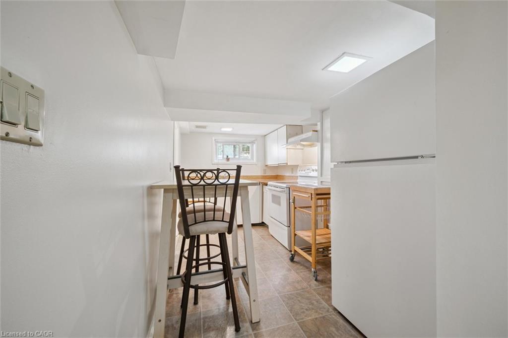 321 Vine Street, Cambridge, ON - Indoor Photo Showing Other Room