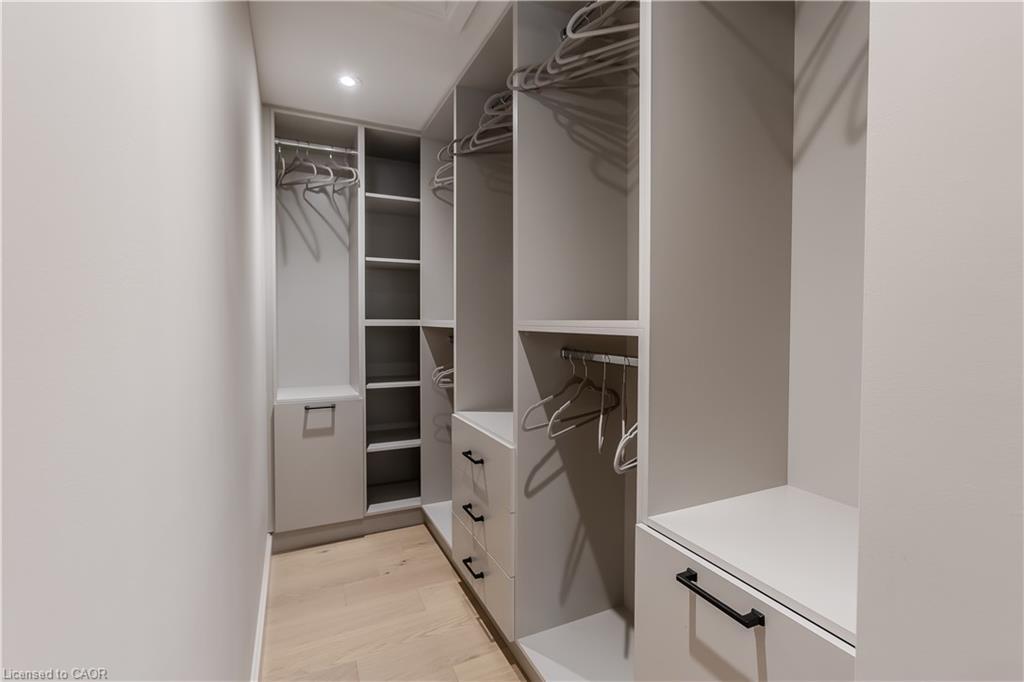 3029 Eva Drive, Burlington, ON - Indoor