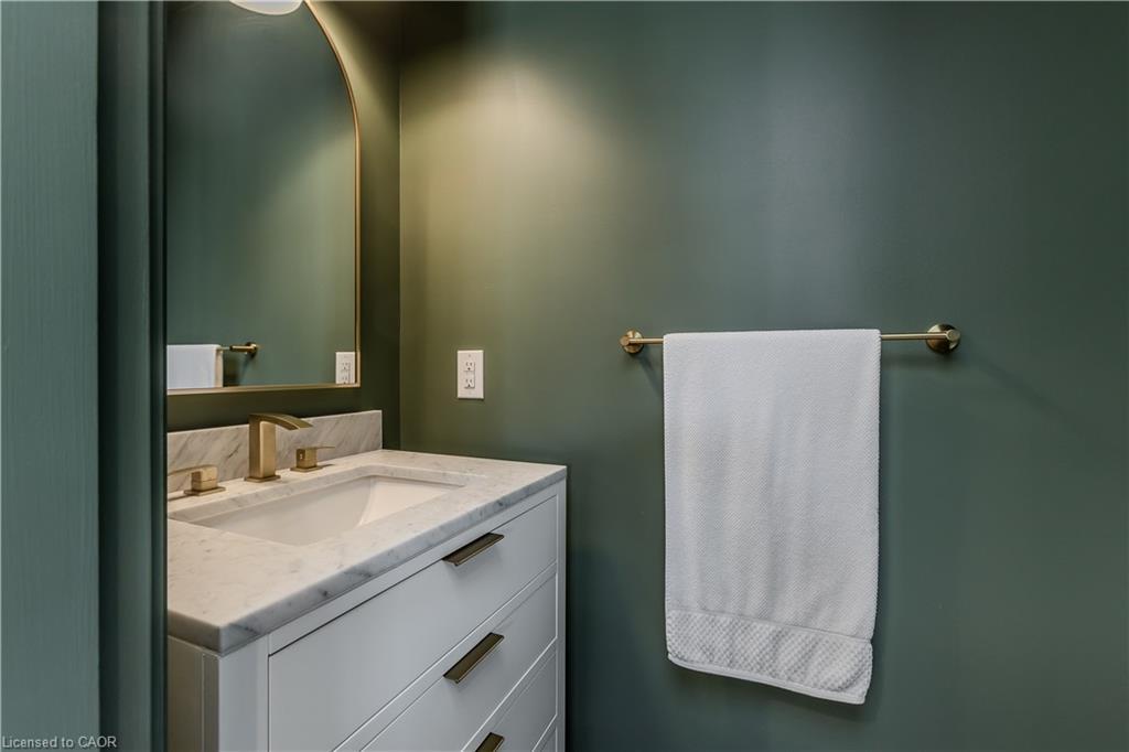 3029 Eva Drive, Burlington, ON - Indoor Photo Showing Bathroom